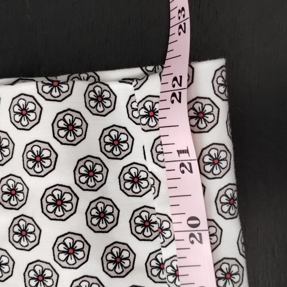 Adrianna Papell crop pants size 8 gray red floral print  back seam with pockets - Picture 10 of 12